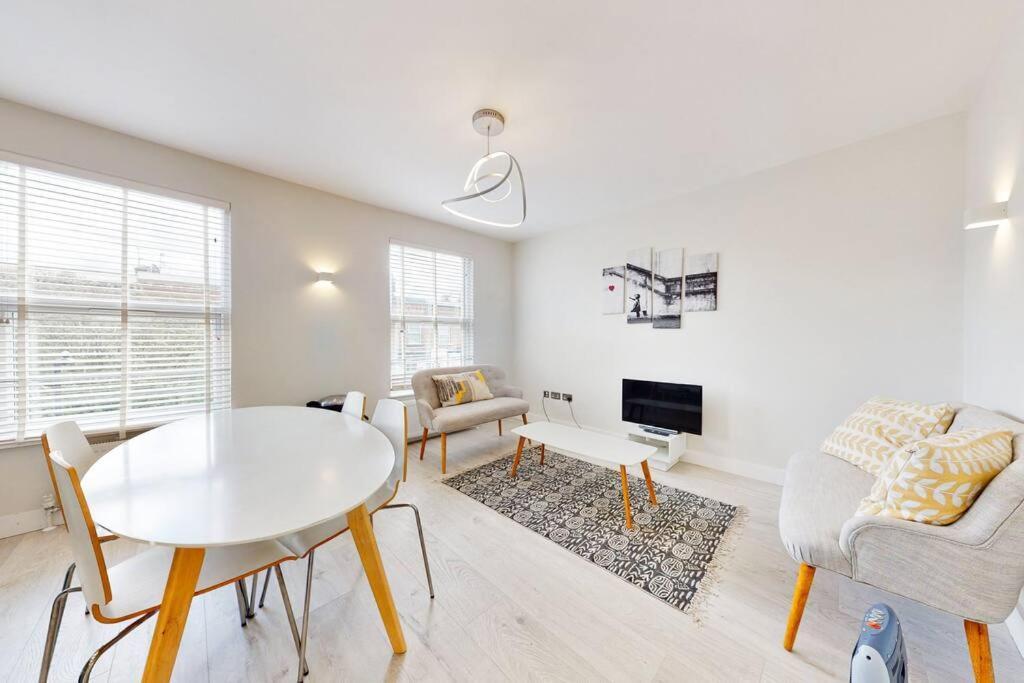 Stylish 2Bed2Bath Flat 4Min From Tube Station Villa London Eksteriør bilde